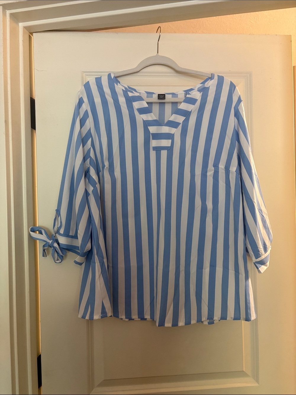 SHEIN Blue & White Vertical Stripe V-Neck Tie-Sleeve Tunic